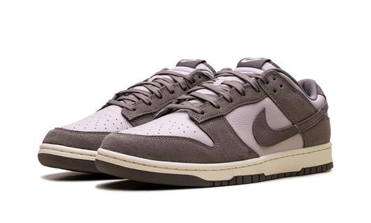 Dunk Low SE "Platinum Violet" FQ8249 001