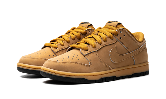 Dunk Low Retro SE "Wheat Gum" HQ1932 700