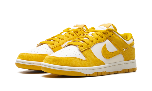Dunk Low WMNS "Dark Sulfur Gold Mini Swoosh" IB4417 101