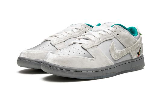 DUNK LOW WMNS "Ice" DO2326 001