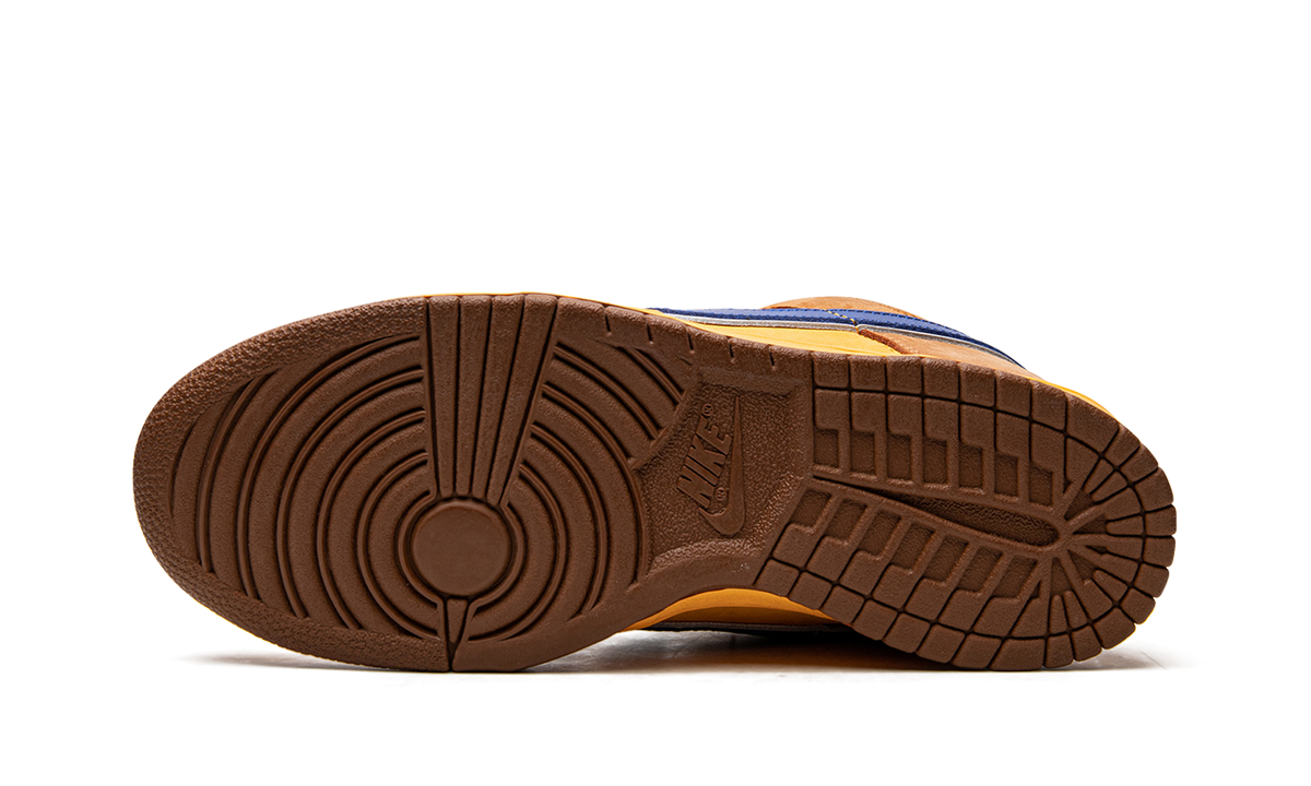 Dunk Low Premium SB "New Castle (2008)" 313170 741