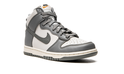 Dunk High SE (GS) "Grey/Sail" DM1028 001