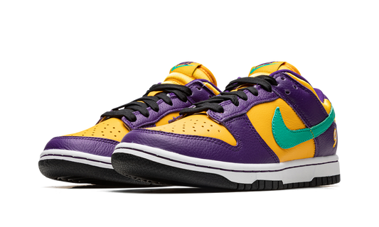 DUNK LOW WMNS "Lisa Leslie" DO9581 500