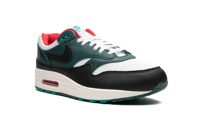 Air Max 1 "LeBron James x Liverpool" FB8914 100