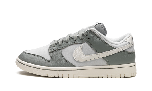 Dunk Low Retro PRM "Mica Green" DV7212 300
