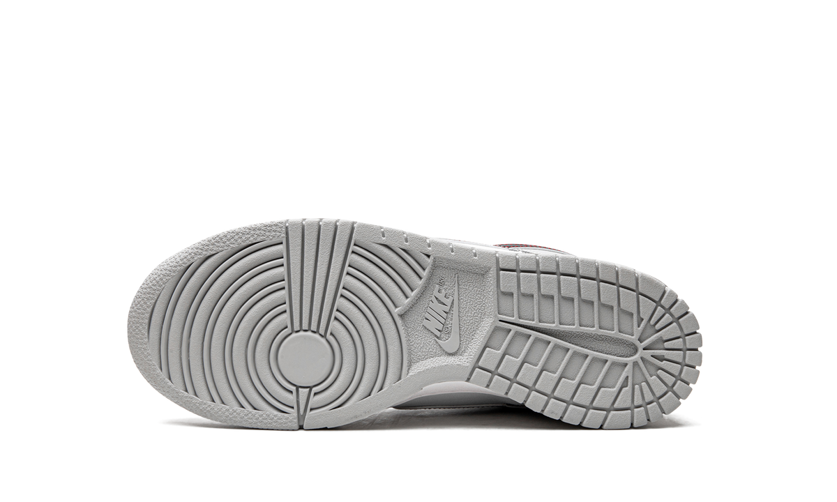 Dunk Low GS "Lucky" DQ0380 001