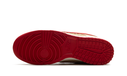 Dunk Low "STRAWBERRY WAFFLE" HJ9100 294