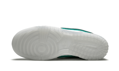 SB Dunk Low Pro OG QS "Diamond Supply White" BV1310 100