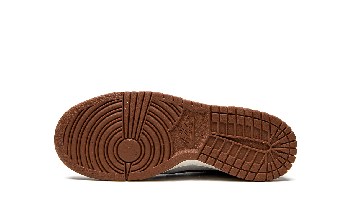 Dunk Low SE (GS) "Toasty" DC9561 400
